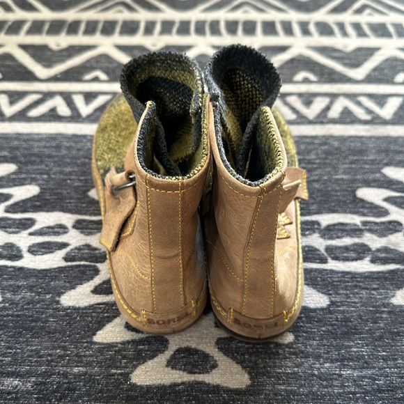 Sorel Yaquina Woven Moccasins - Picture 4 of 7